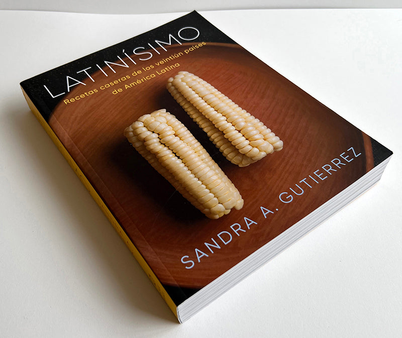 Latinísimo: Recetas caseras de los veintiún países de América Latina interior 1 (ISBN 9780593082300)