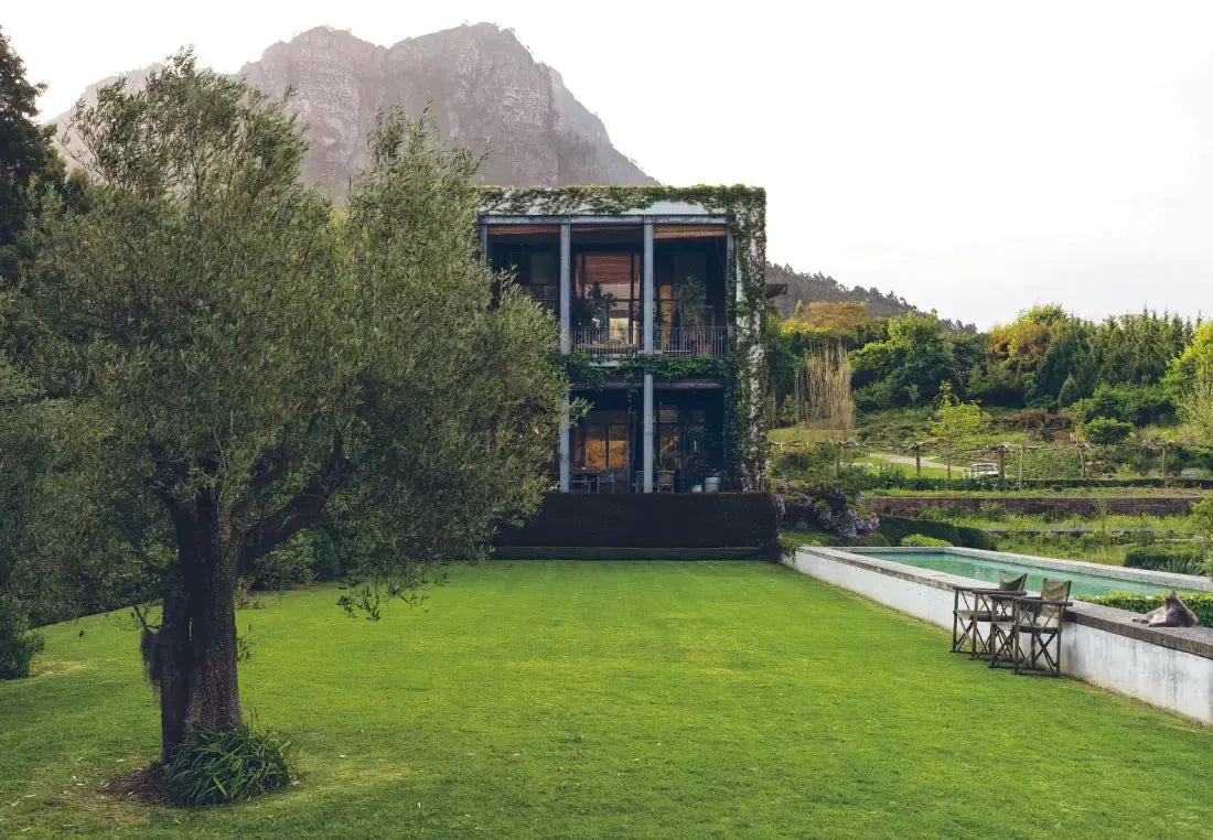Mountain House US - Hardback