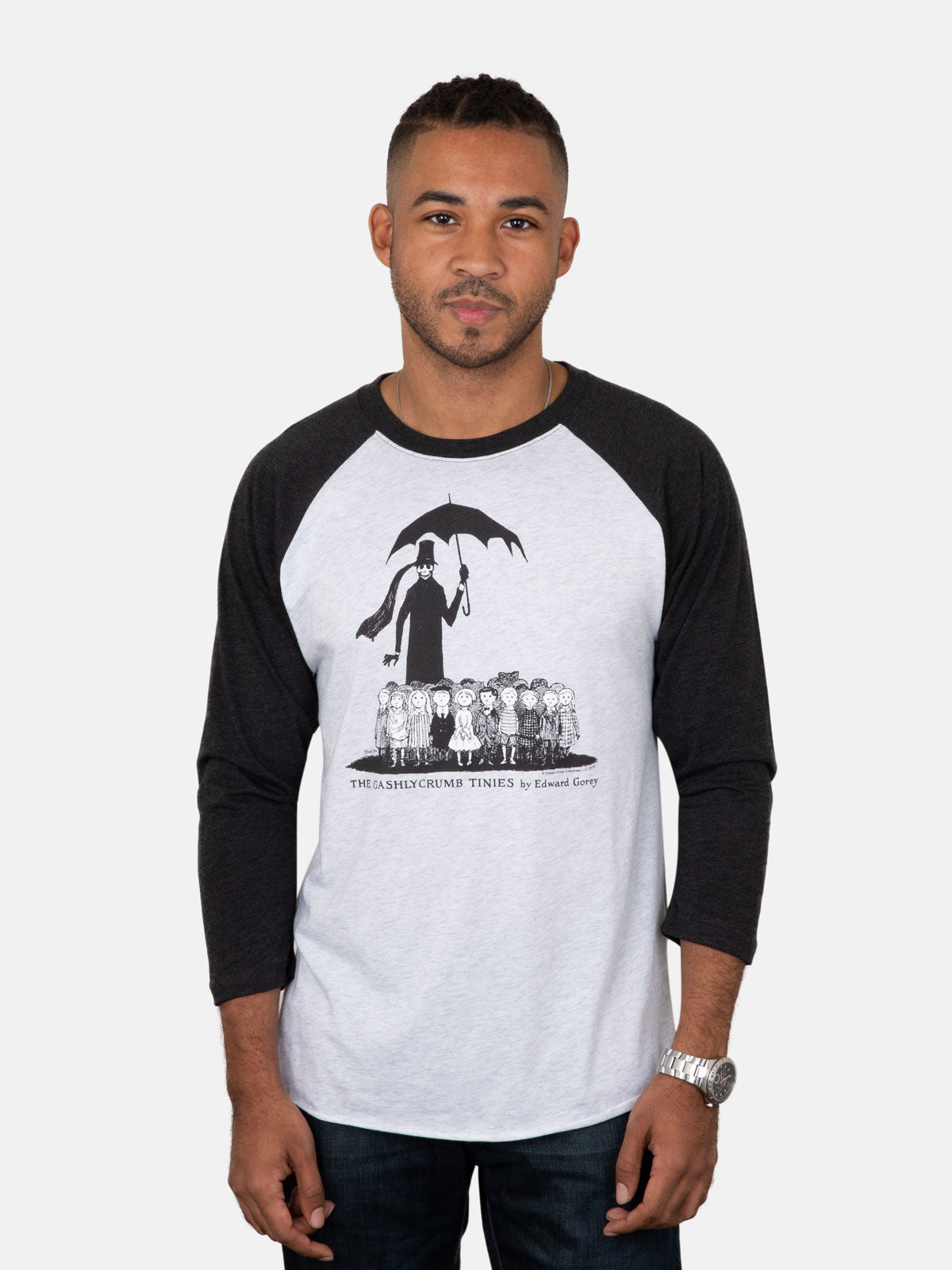 Edward Gorey: The Gashlycrumb Tinies Unisex 3/4 Sleeve Raglan X-Small interior 1 (ISBN 9780593258897)