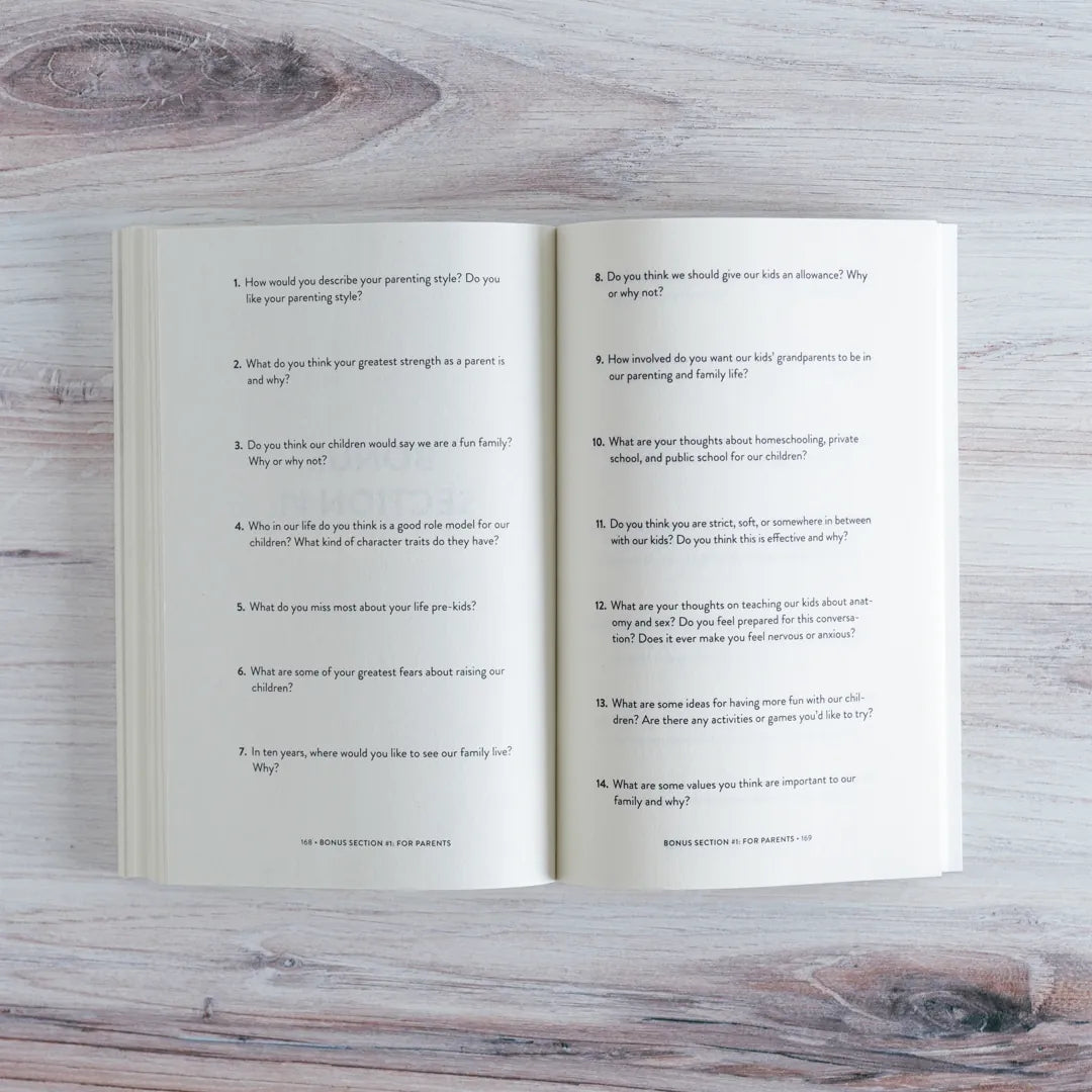365 Connecting Questions for Couples (Revised and Updated) US - Paperback / softback