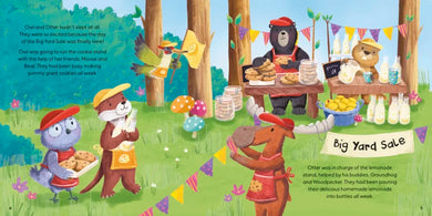 Owl and Otter and the Big Yard Sale US - Paperback / softback