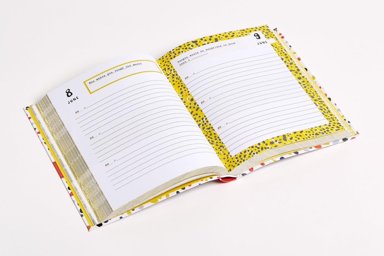 Q&A a Day for Me US - Hardback