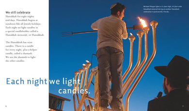 Holidays Around the World: Celebrate Hanukkah US - Paperback / softback
