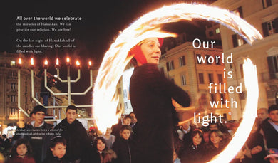 Holidays Around the World: Celebrate Hanukkah US - Paperback / softback