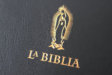 La Biblia Católica letra y tamaño grande. Símil piel negra, cremallera / Catholic Bible in spanish Black Leathersoft with Zipper interior 4 (ISBN 9781644734612)