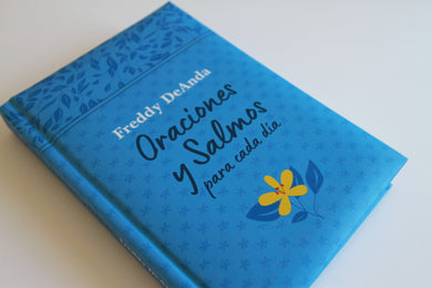 Oraciones y Salmos para cada día / Daily Prayers and Psalms interior 2 (ISBN 9781644738917)