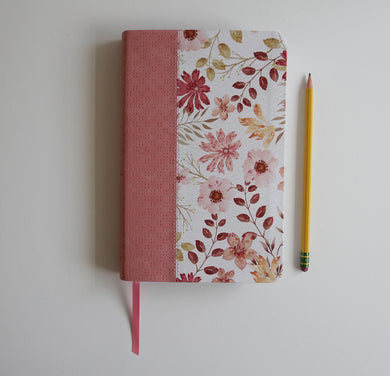 Biblia Reina Valera 1960 letra grande. Piel rosada con flores, tamaño manual / Spanish Bible RVR 1960 Large Print. Imitation Pink Leather With Flowers interior 5 (ISBN 9781644739679)