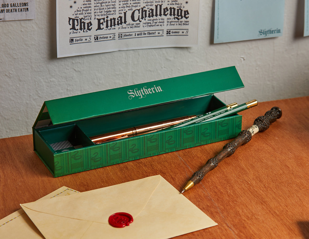 Harry Potter: Slytherin Magnetic Pencil Box inside page 2