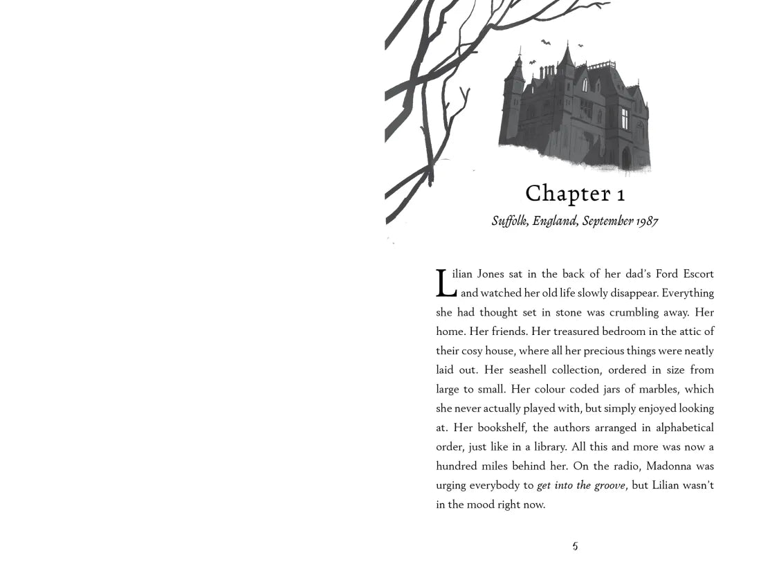 Shadowhall Academy: The Whispering Walls GB - Paperback / softback
