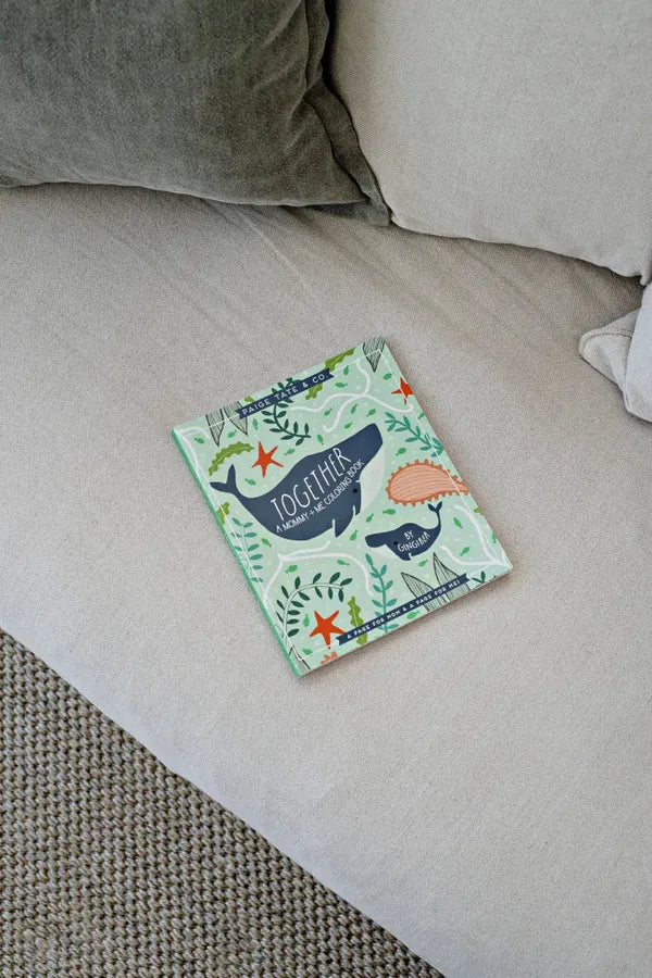 Together: A Mommy + Me Coloring Book US - Paperback / softback