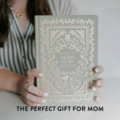 Mom's Story US - Hardback