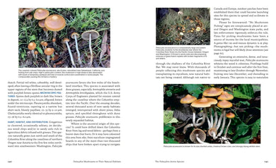 Psilocybin Mushrooms in Their Natural Habitats US - Paperback / softback