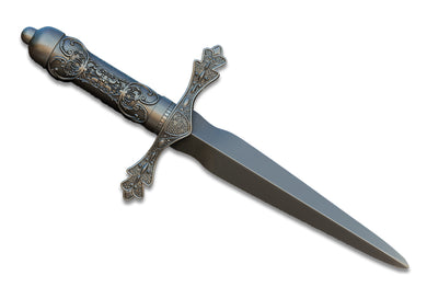 Lauren Roberts Powerless: Paedyn’s Dagger Pen