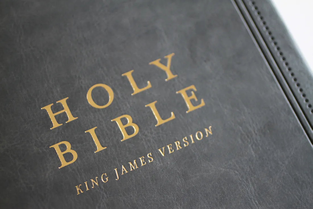 KJV Holy Bible, Giant Print Thinline Large format, Gray Premium Imitation Leather with Ribbon Marker, Red Letter, and Thumb Index US - Paperback / softback