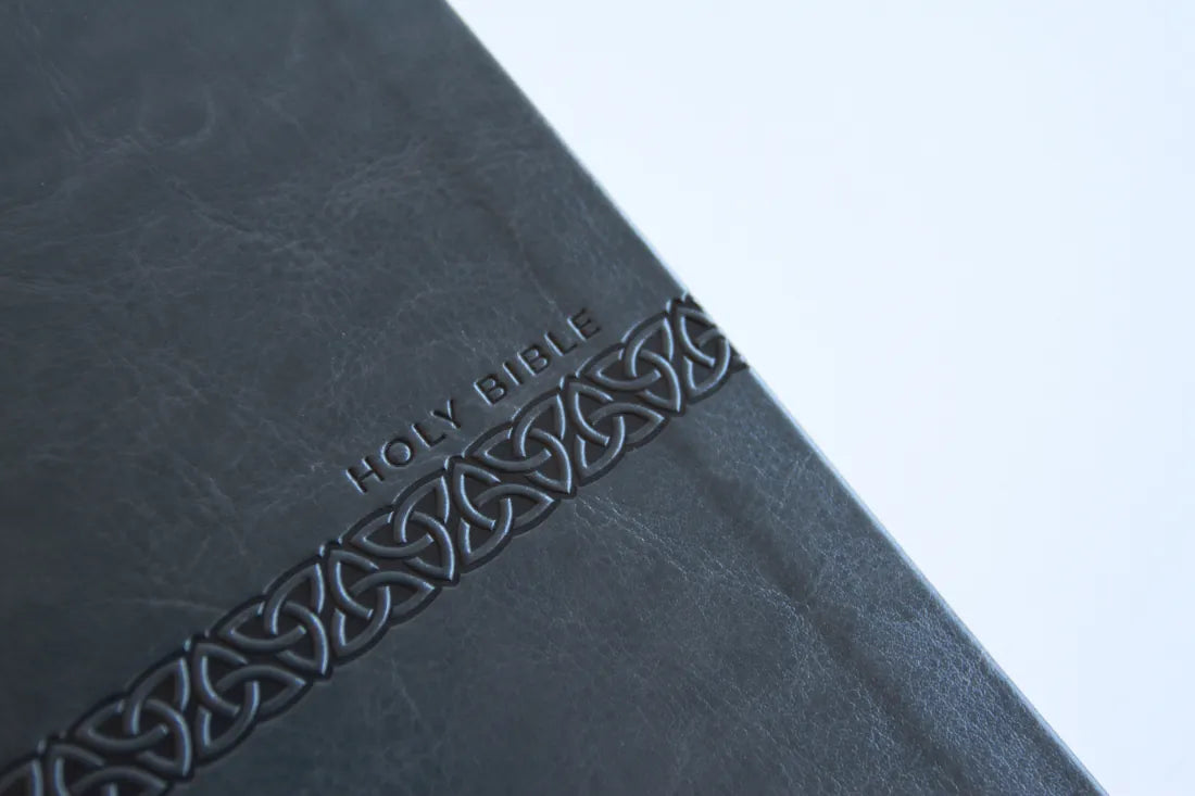 KJV Holy Bible, Large Print Medium format, Gray Faux Leather with Ribbon Marker, Red Letter, thumb Index US - Paperback / softback
