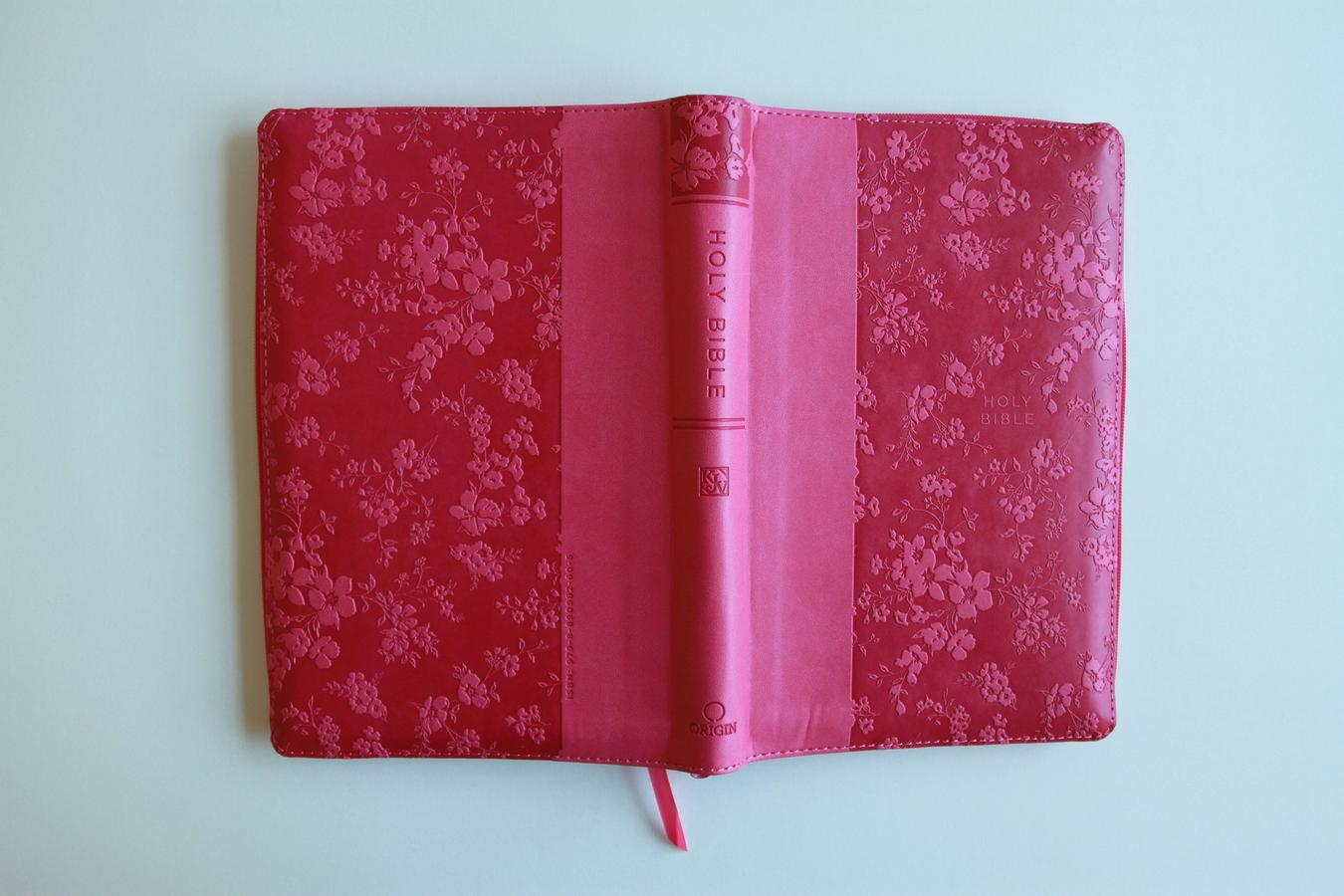 KJV Holy Bible, Large Print Handy Size, Fuchsia Premium Imitation Leather w/Ribbon Marker, Red Letter, Zipper US - Paperback / softback