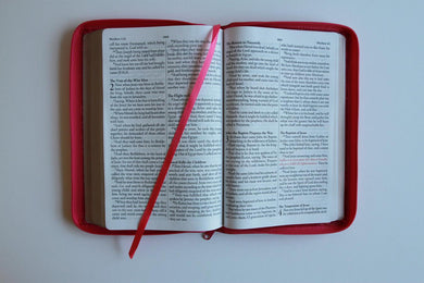 KJV Holy Bible, Large Print Handy Size, Fuchsia Premium Imitation Leather w/Ribbon Marker, Red Letter, Zipper US - Paperback / softback