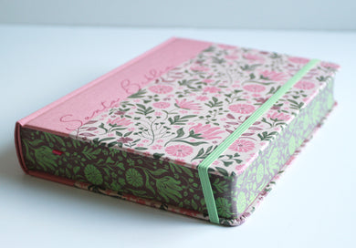 Biblia de Apuntes RVR 1960. Tapa dura, rosada con flores / Spanish Journalling Bible RVR 1960 Hardcover Pink with Flowers interior 7 (ISBN 9798890985118) [onix:7ea68be1c0739799f62f9c35e643452f]