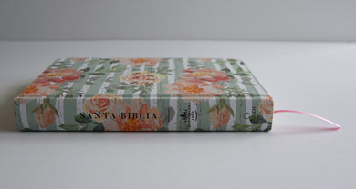 Biblia Reina Valera 1960 letra grande, tamaño manual con índice, tapa dura rosas rosadas / Spanish Bible RVR 1960 Handy Size Large Print HC with Thumb Index interior 1 (ISBN 9798890985583) [onix:879176be9efc65428c05af3746e1b80b]