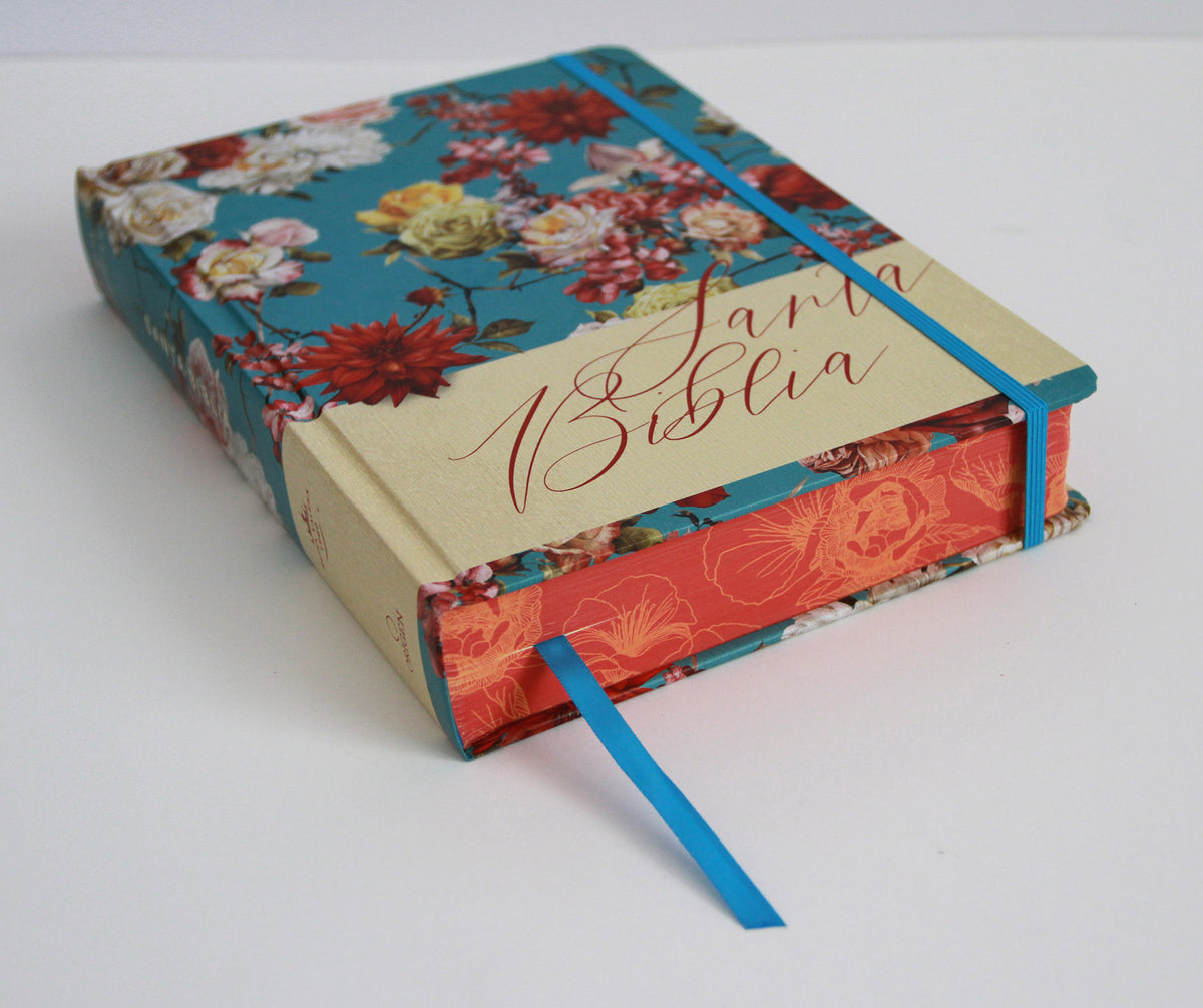 Biblia de Apuntes RVR 1960 Tapa dura, Azul celeste con flores (Edición cantos pintados) / Spanish Journaling Bible RVR 1960 Hardcover Light Blue with Flowers interior 3 (ISBN 9798890982278) [onix:4bfd516d96b3409ee0c2fecaff67ec78]