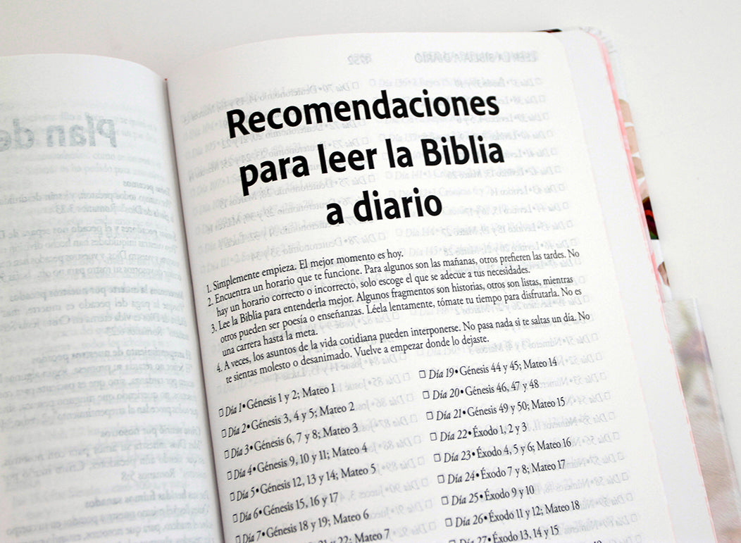 Biblia Reina Valera Revisada 1960 letra súper gigante, tapa dura con tela y flores rosada, cantos pintados e índice/ Spanish Bible RVR 1960 Super Giant Print interior 11 (ISBN 9798890985705) [onix:8d77d579b786c4f7ad0e42183c0ed8d4]