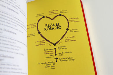 El Santo Rosario: Libro de oraciones católicas (edición de regalo) / Holy Rosary: Book of Catholic Prayers (Gift Edition) interior 2 (ISBN 9798890982322) [onix:e87abc2dfe1145ef65491606a919e909]