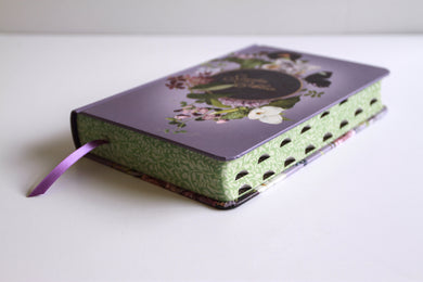 Biblia Reina Valera letra gigante, tapa dura, flores moradas, con cantos pintados e índice / Spanish Bible Reina Valera Giant Print, Hardcover Purple Flowers interior 4 (ISBN 9798890985637) [onix:7435bf0bf5c2aa06afa73e3b64e9db26]