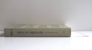 Biblia Católica Biblia de Jerusalén Latinoamericana, tapa dura, edición clásica marrón arena / Spanish Jerusalem Bible, Latin American Edition, Hardcover, interior 2 (ISBN 9798890984265) [onix:f2dc0882f19a464d65b6364fd26c8365]
