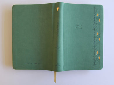 Biblia RVR 1960 Letra gigante símil piel verde con pájaros (Edición cantos pintados) / Spanish Bible RVR 1960 Giant Print Handy Size Leathersoft Green interior 2 (ISBN 9798890982254) [onix:1801ba25fcc24abc4d49f39c61e5c878]