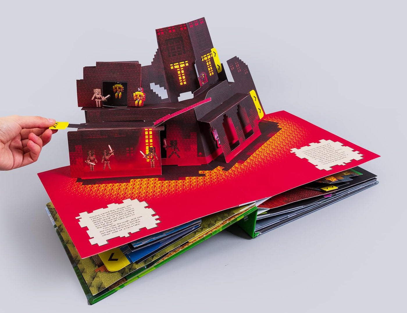 Official Minecraft Pop Up (Mojang AB)-Nonfiction: 興趣遊戲 Hobby and Interest-買書書 BuyBookBook