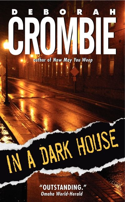 In a Dark House-Fiction: Family life-買書書 BuyBookBook