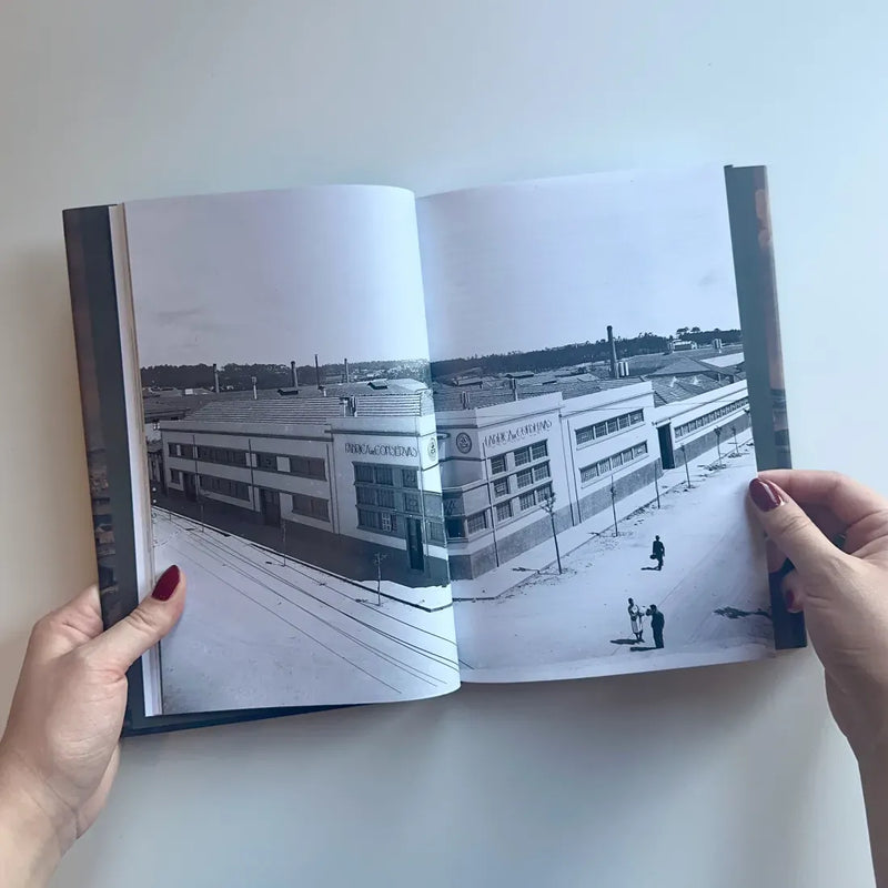 Architecture Follows Fish US - Hardback