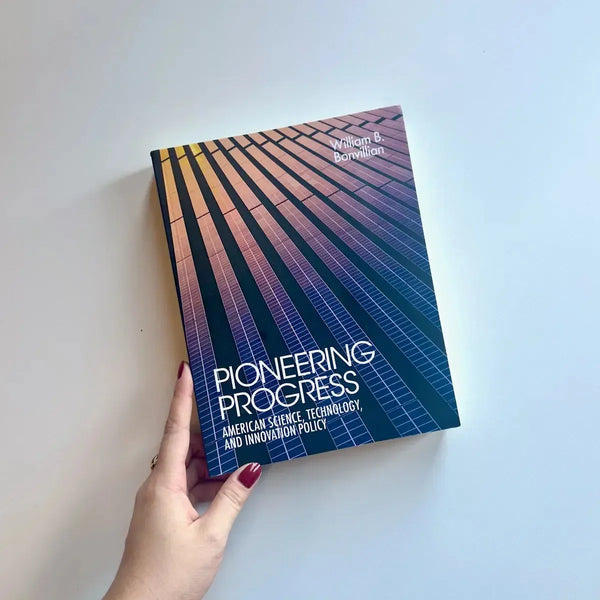 Pioneering Progress US - Paperback / softback