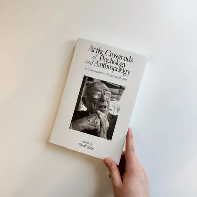 At the Crossroads of Psychology and Anthropology US - Paperback / softback