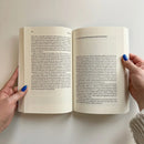 A Drive to Survive US - Paperback / softback