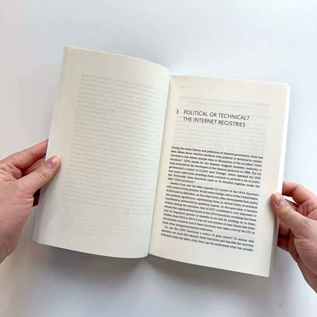 Declaring Independence in Cyberspace US - Paperback / softback