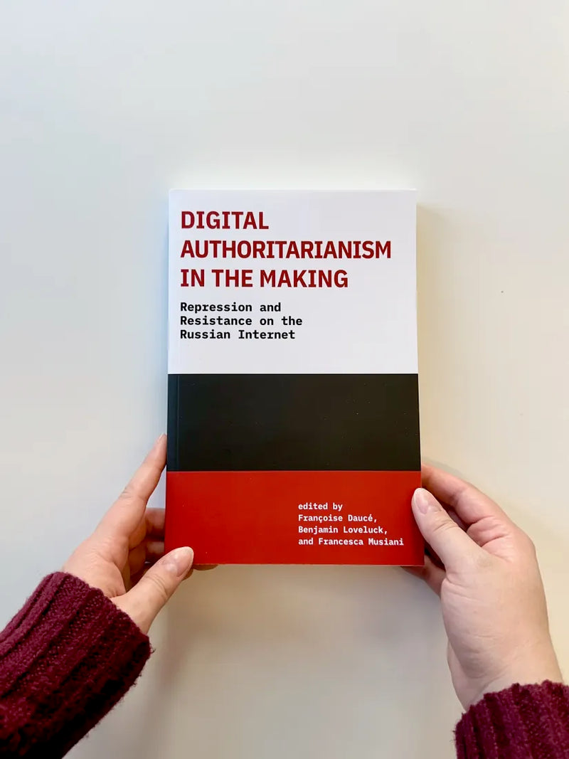 Digital Authoritarianism in the Making US - Paperback / softback
