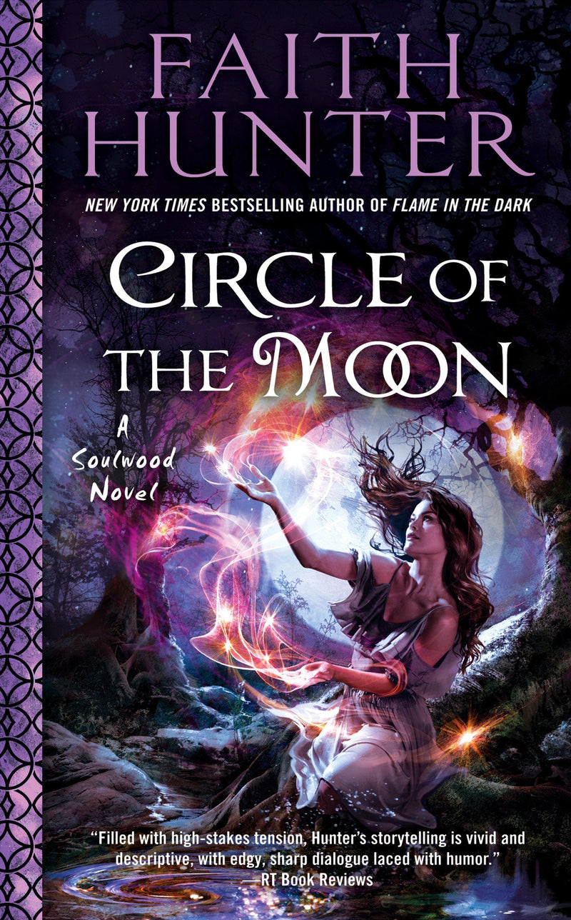 Circle of the Moon-Fiction: Fantasy-買書書 BuyBookBook