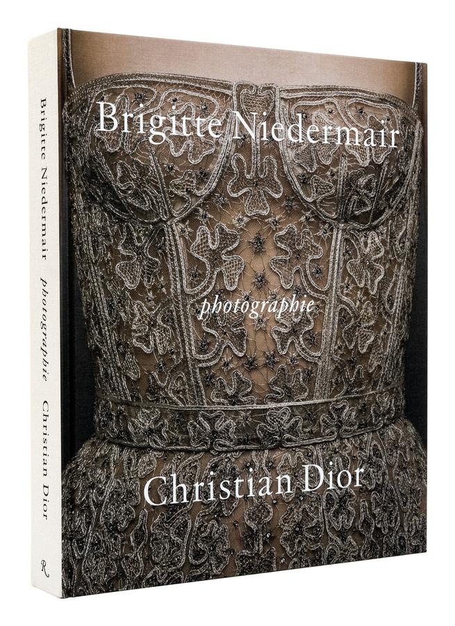 Photographie: Christian Dior by Brigitte Niedermair-Photography and photographs-買書書 BuyBookBook