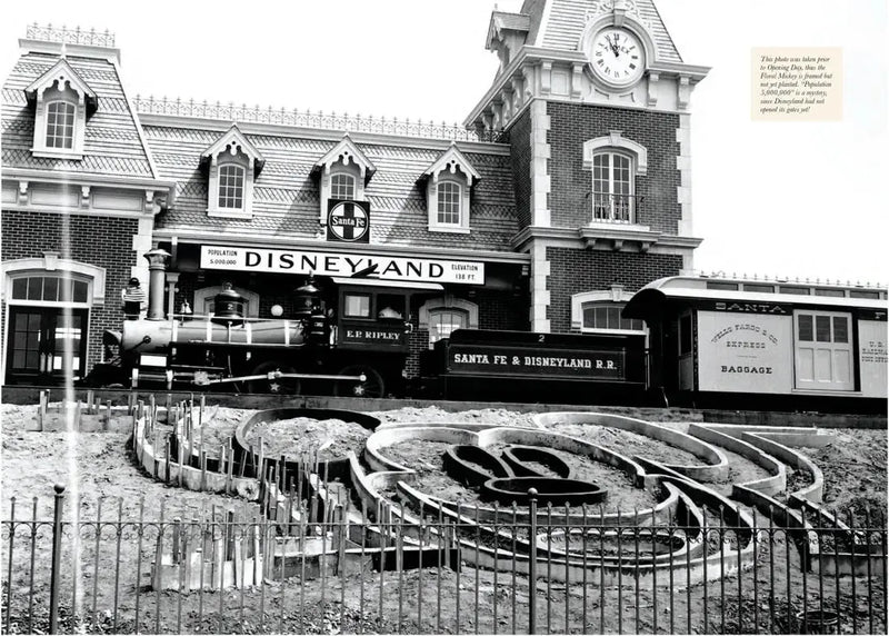 Walt's Disneyland US - Paperback / softback