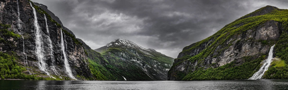 Natural Wonders US - Hardback