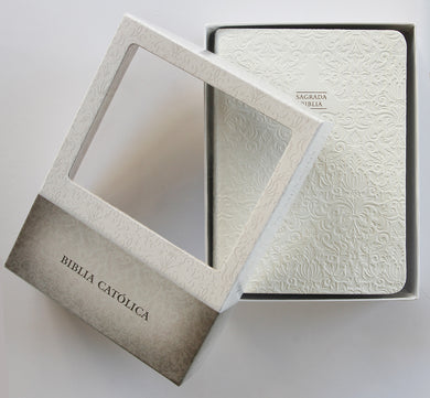 Biblia Católica en español. Boda, bautizo, primera comunión, confirmación y cumpleaños. Caja blanca regalo / Catholic Bible. Spanish-Language, Leathersoft, interior 5 (ISBN 9781644731635)