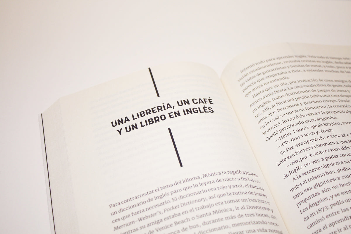 Juanes. La Biografía / Juanes. The Biography interior 5 (ISBN 9781644736920)