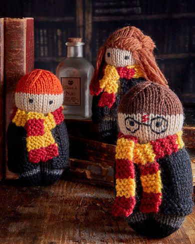 Harry Potter: Knitting Magic: More Patterns From Hogwarts and Beyond inside page 3
