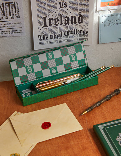 Harry Potter: Slytherin Magnetic Pencil Box inside page 3