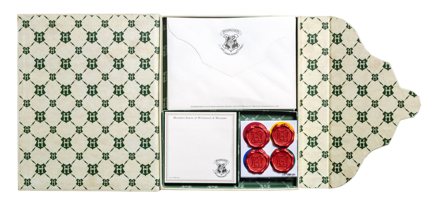 Harry Potter: Hogwarts Acceptance Letter Stationery Set inside page 3
