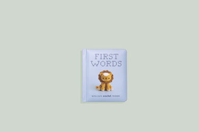 First Words With Cute Crochet Friends US - Board book