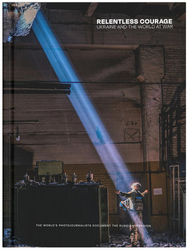 Relentless Courage-Photography and photographs-買書書 BuyBookBook