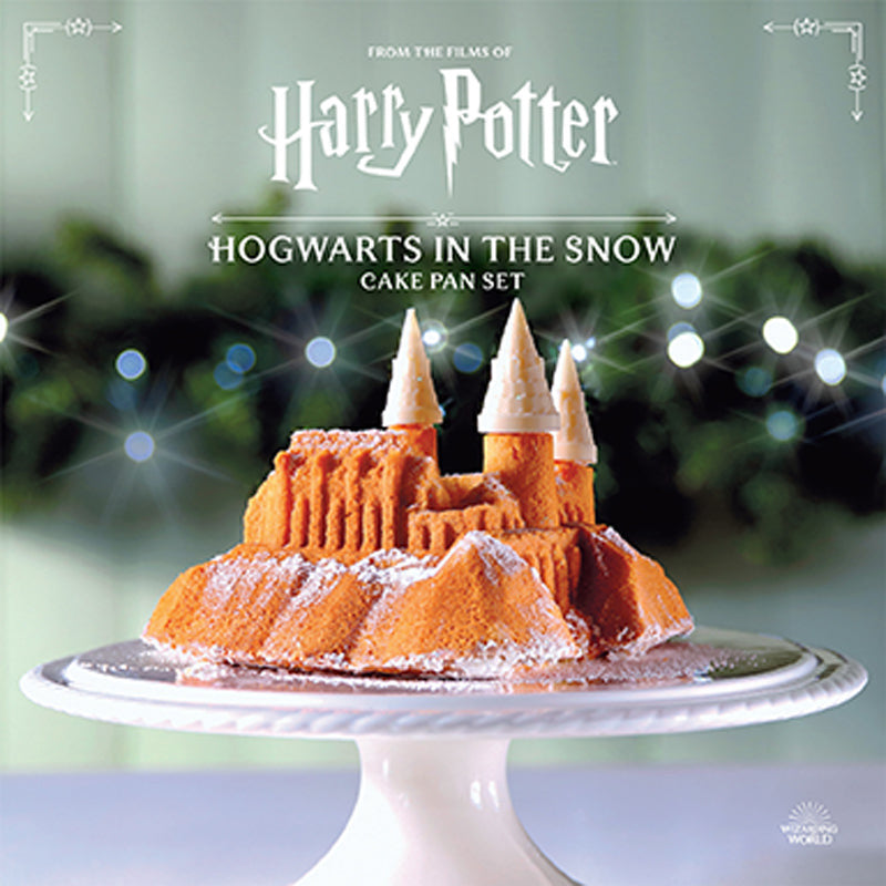 Harry Potter: Hogwarts in the Snow Cake Pan Set inside page 3