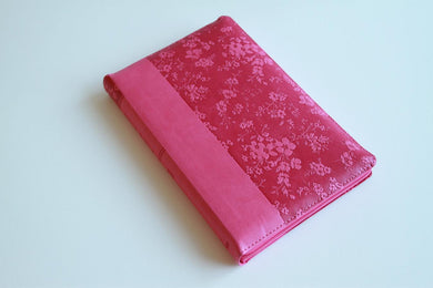 KJV Holy Bible, Large Print Handy Size, Fuchsia Premium Imitation Leather w/Ribbon Marker, Red Letter, Zipper US - Paperback / softback